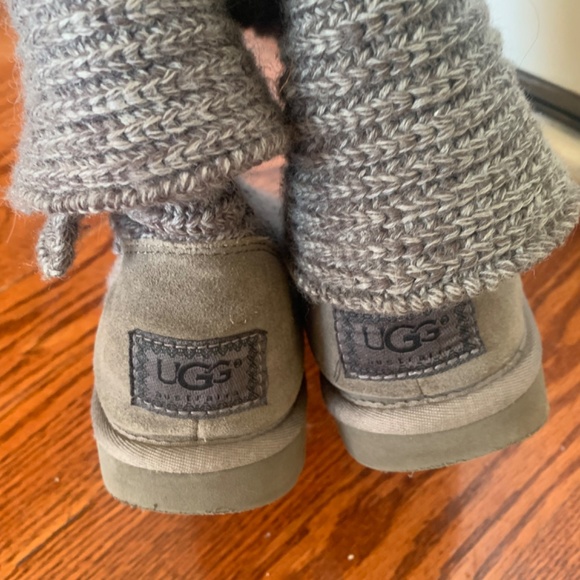 GUC UGG carly grey knit boots - Picture 3 of 6